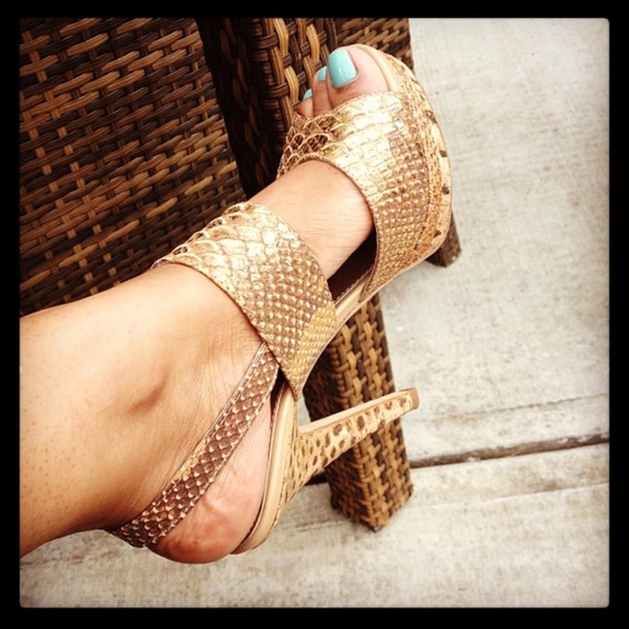 Sale- Isola Gold Metallic Sandal - Picture 4 of 4